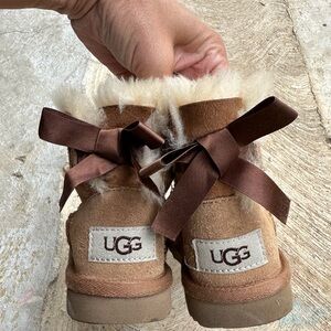 UGG Kids Brown Boots with Bows toddler baby sz 7